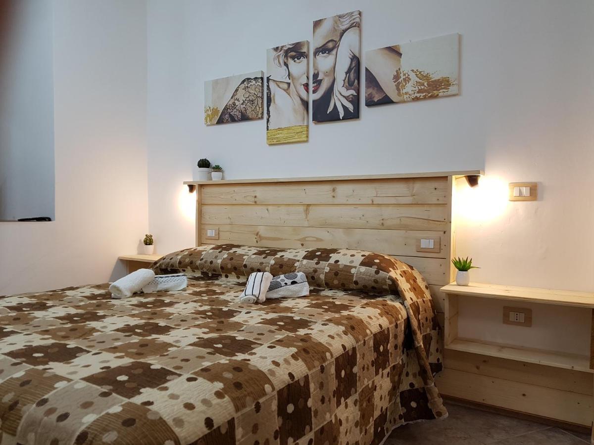 B&B Casa Alessandro 斯卡莱阿 外观 照片