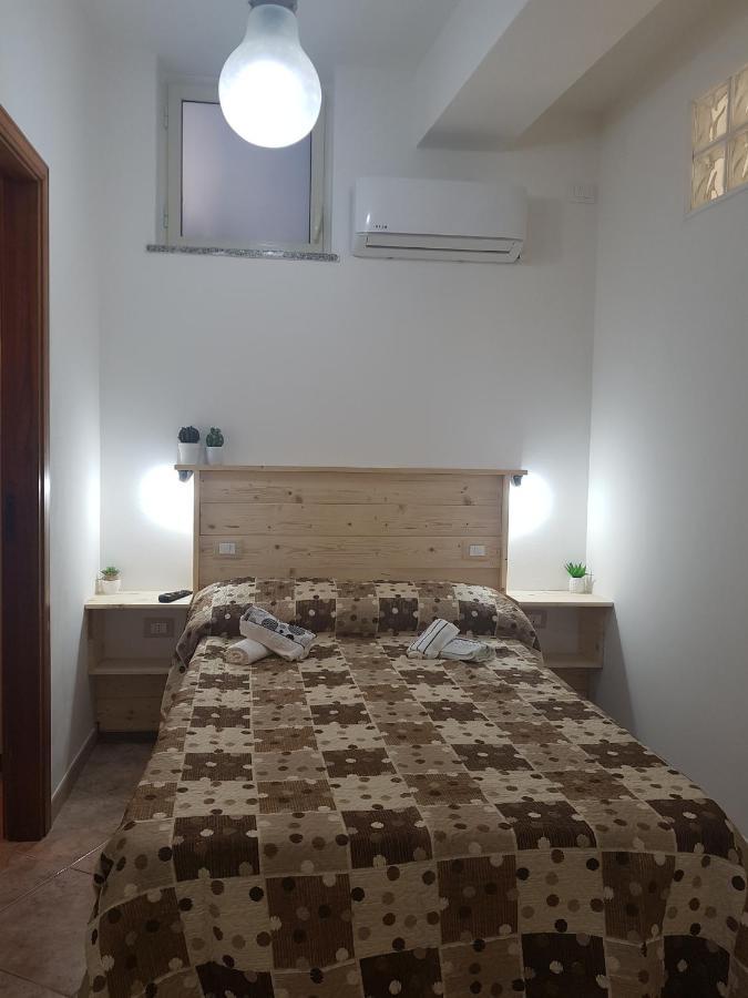 B&B Casa Alessandro 斯卡莱阿 外观 照片